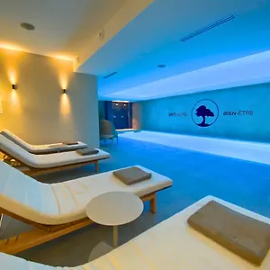 Brit Piscine & - Fougeres 3* Lecousse