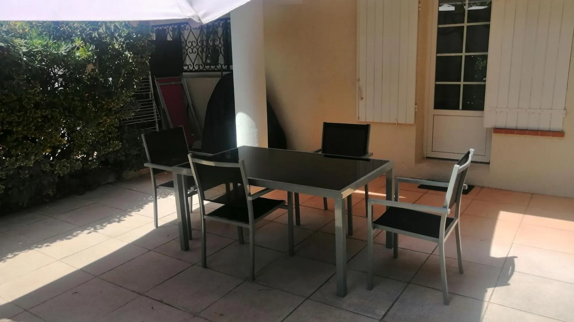 Au Reveil Des Cigales Hotel Saint Aygulf 3*,  France